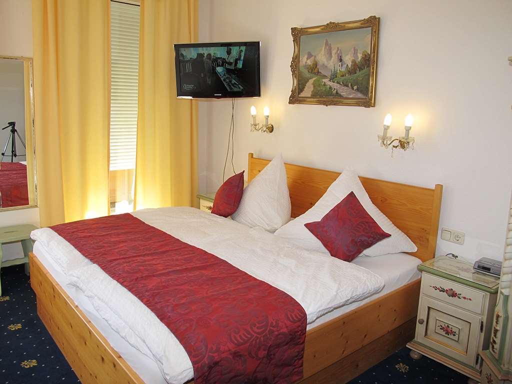 Hotel Garni Almenrausch Und Edelweiss 가르미슈파르텐키르헨 객실 사진