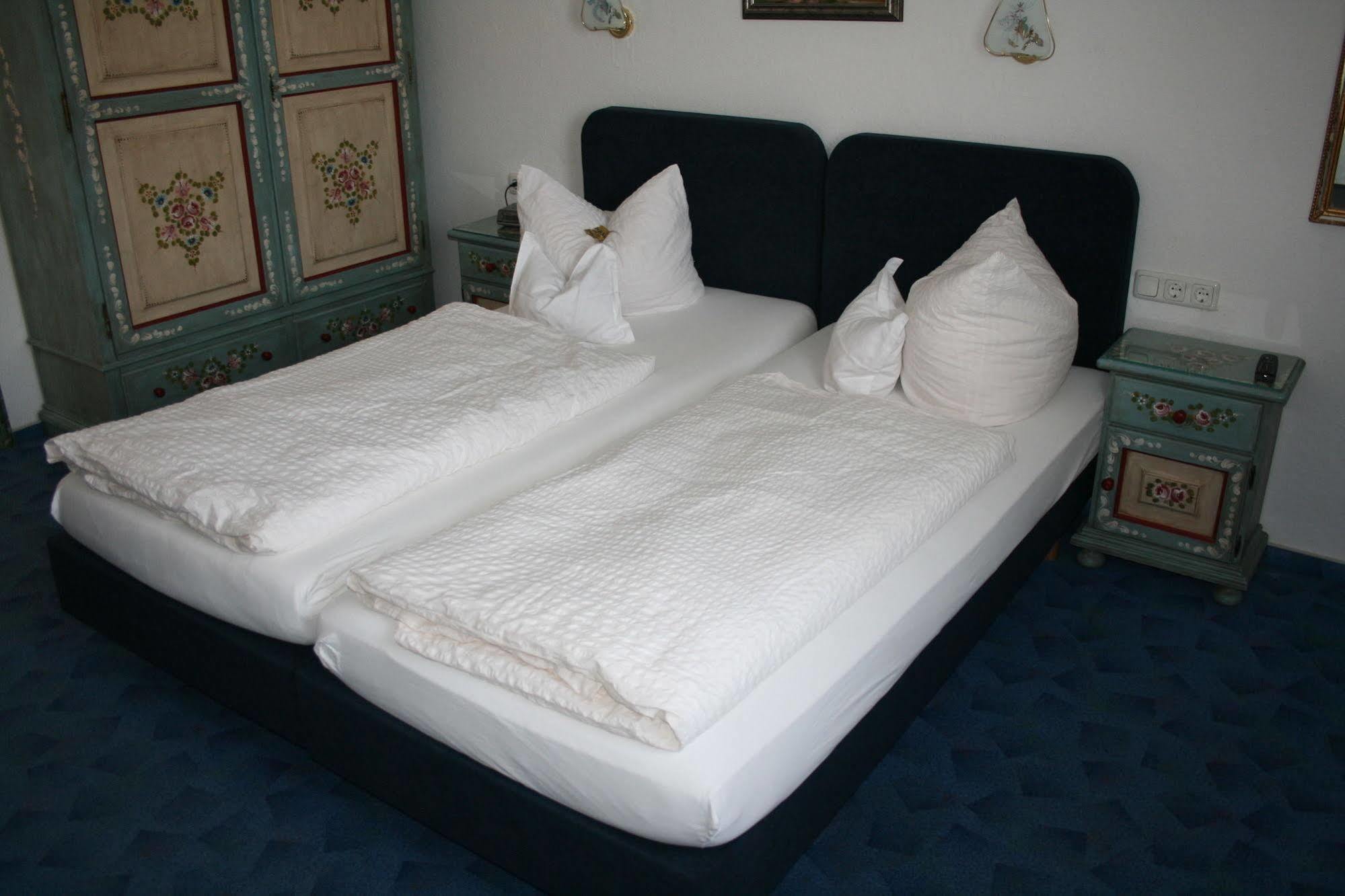 Hotel Garni Almenrausch Und Edelweiss 가르미슈파르텐키르헨 외부 사진