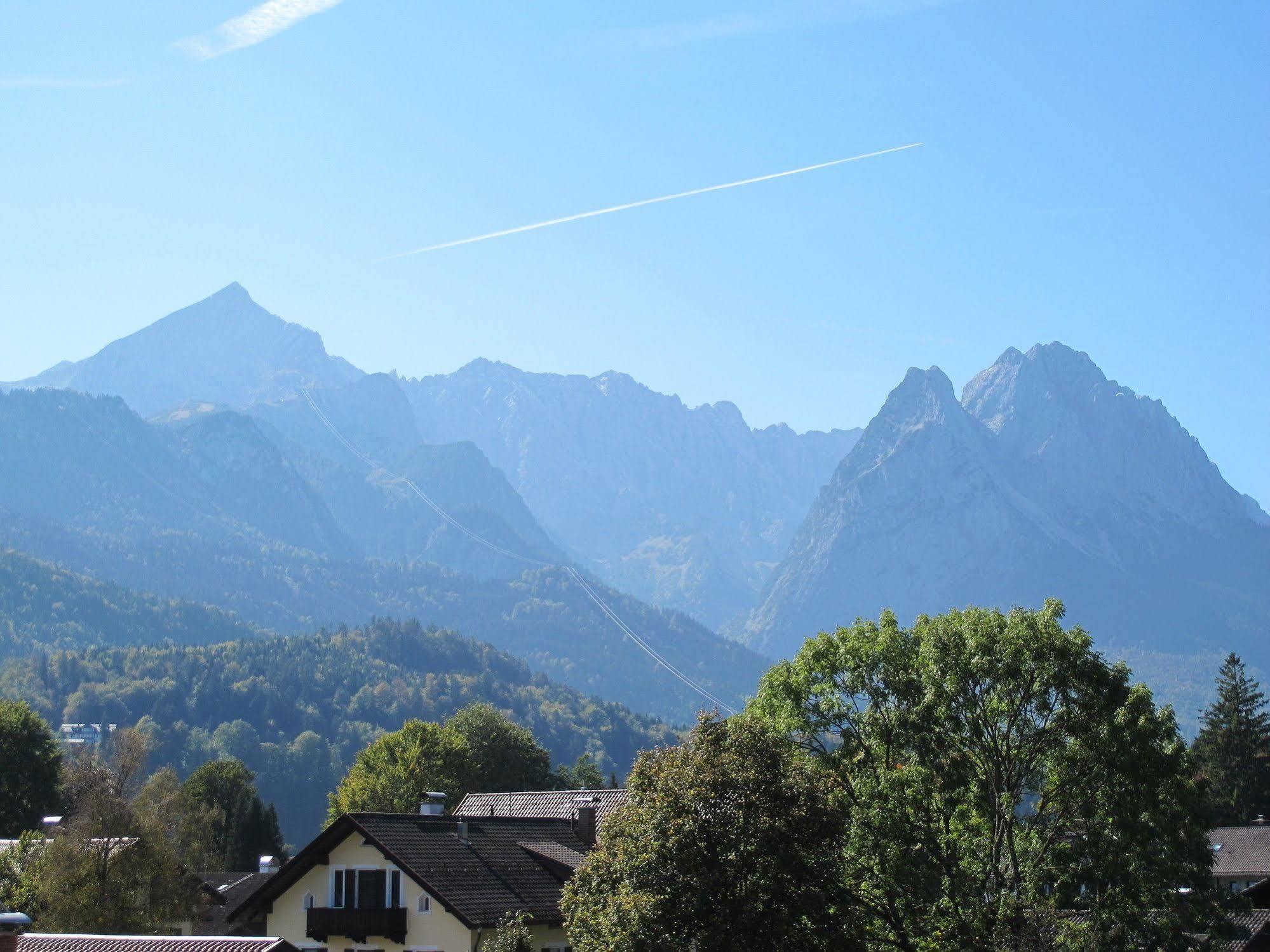Hotel Garni Almenrausch Und Edelweiss 가르미슈파르텐키르헨 외부 사진