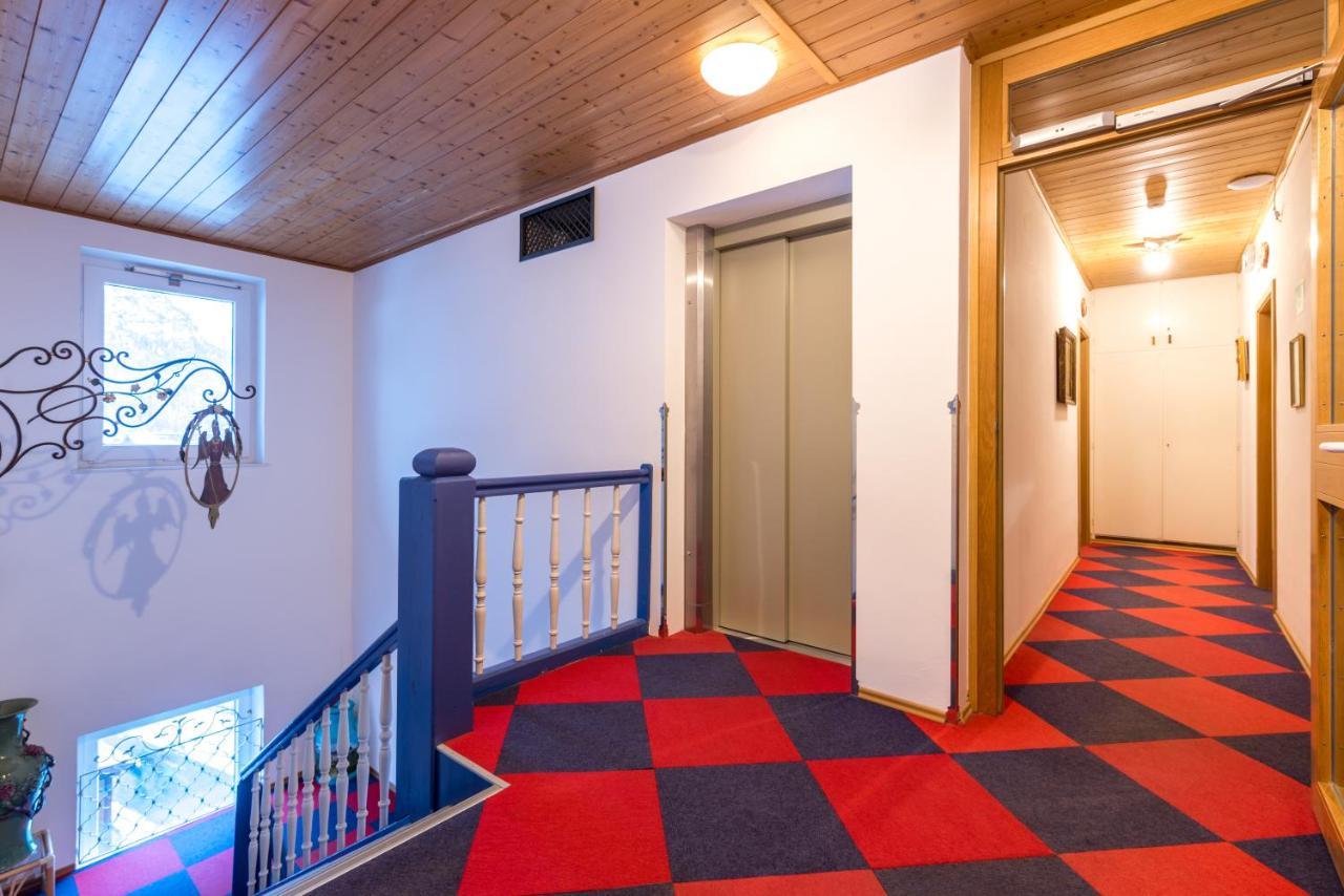 Hotel Garni Almenrausch Und Edelweiss 가르미슈파르텐키르헨 외부 사진